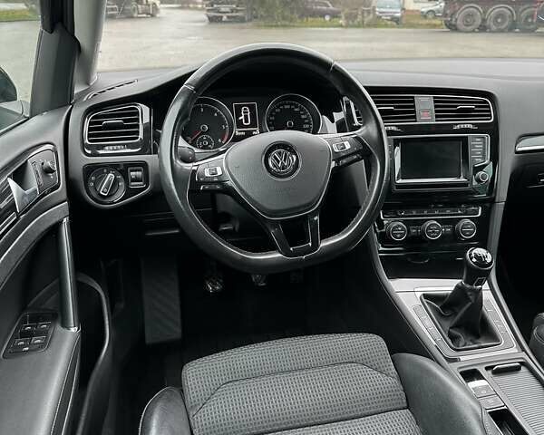 Черный Фольксваген Гольф, объемом двигателя 1.97 л и пробегом 272 тыс. км за 11750 $, фото 16 на Automoto.ua