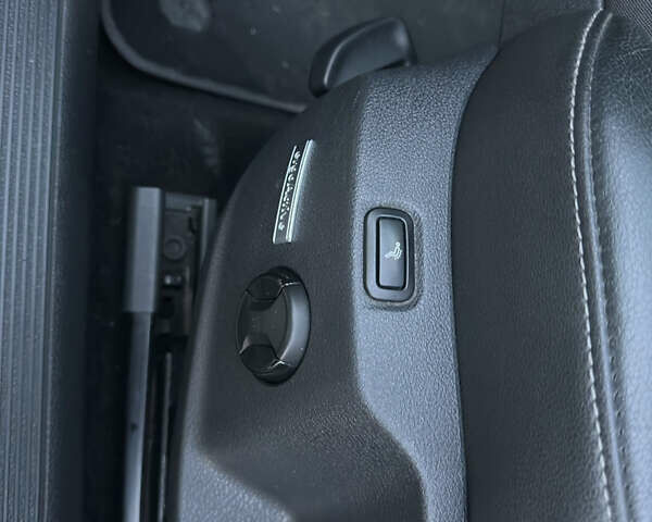 Черный Фольксваген Гольф, объемом двигателя 1.97 л и пробегом 321 тыс. км за 9900 $, фото 21 на Automoto.ua