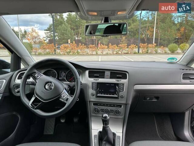 Черный Фольксваген Гольф, объемом двигателя 1.6 л и пробегом 240 тыс. км за 10800 $, фото 21 на Automoto.ua