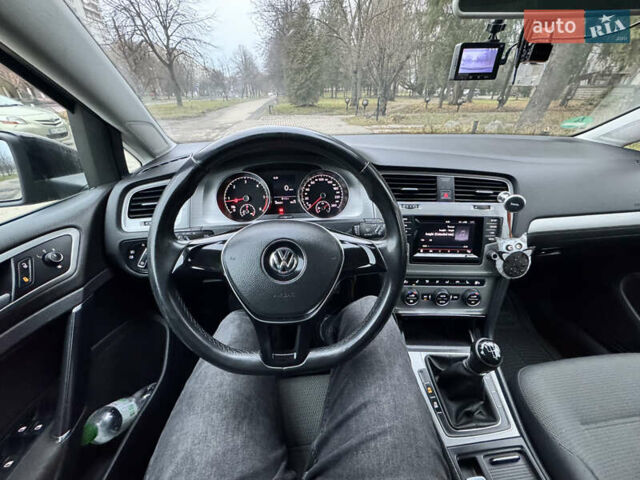 Черный Фольксваген Гольф, объемом двигателя 1.97 л и пробегом 260 тыс. км за 10999 $, фото 11 на Automoto.ua