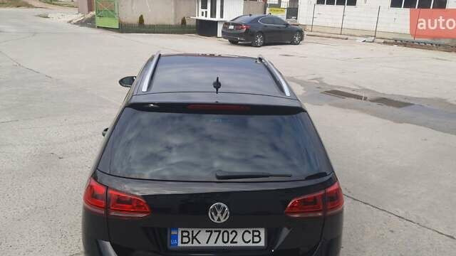 Черный Фольксваген Гольф, объемом двигателя 1.6 л и пробегом 400 тыс. км за 9500 $, фото 2 на Automoto.ua