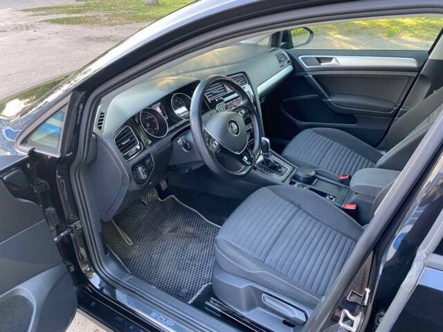 Черный Фольксваген Гольф, объемом двигателя 1.6 л и пробегом 222 тыс. км за 12600 $, фото 14 на Automoto.ua