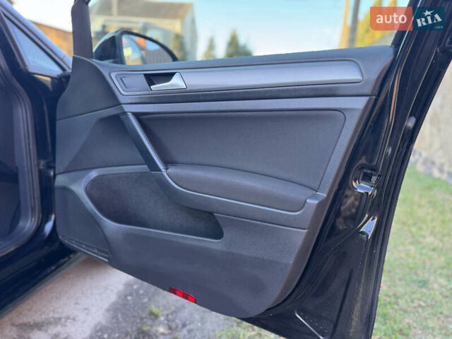 Черный Фольксваген Гольф, объемом двигателя 1.6 л и пробегом 218 тыс. км за 10900 $, фото 35 на Automoto.ua