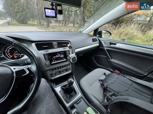 Черный Фольксваген Гольф, объемом двигателя 1.97 л и пробегом 260 тыс. км за 10999 $, фото 9 на Automoto.ua