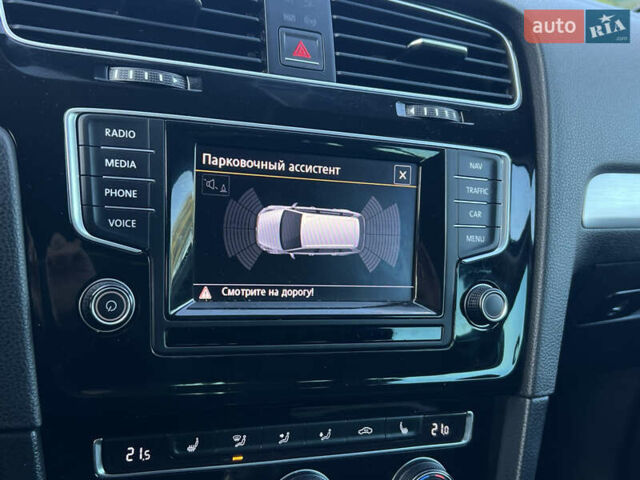 Черный Фольксваген Гольф, объемом двигателя 1.6 л и пробегом 230 тыс. км за 11800 $, фото 69 на Automoto.ua