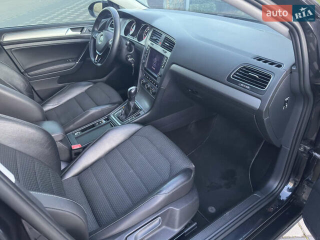 Черный Фольксваген Гольф, объемом двигателя 1.97 л и пробегом 321 тыс. км за 9900 $, фото 24 на Automoto.ua