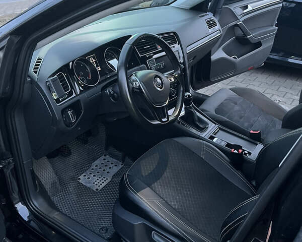 Чорний Фольксваген Гольф, об'ємом двигуна 1.97 л та пробігом 326 тис. км за 10700 $, фото 1 на Automoto.ua