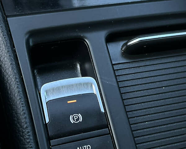 Черный Фольксваген Гольф, объемом двигателя 1.6 л и пробегом 230 тыс. км за 11800 $, фото 81 на Automoto.ua