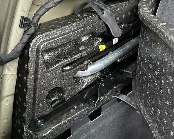 Черный Фольксваген Гольф, объемом двигателя 1.97 л и пробегом 272 тыс. км за 11750 $, фото 23 на Automoto.ua