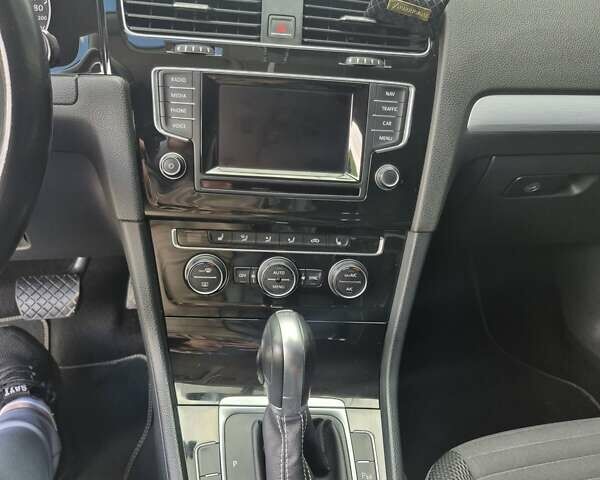 Черный Фольксваген Гольф, объемом двигателя 1.6 л и пробегом 229 тыс. км за 11199 $, фото 24 на Automoto.ua