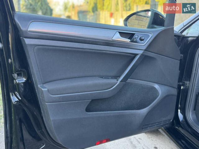 Черный Фольксваген Гольф, объемом двигателя 1.6 л и пробегом 218 тыс. км за 10900 $, фото 25 на Automoto.ua