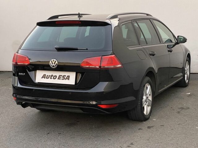 Черный Фольксваген Гольф, объемом двигателя 1.2 л и пробегом 210 тыс. км за 7500 $, фото 1 на Automoto.ua