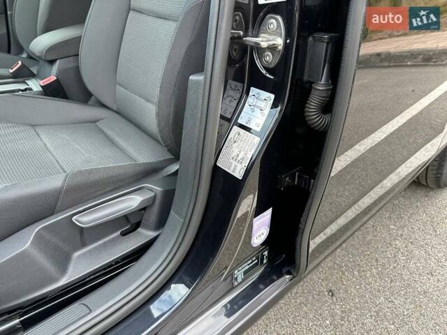 Черный Фольксваген Гольф, объемом двигателя 1.6 л и пробегом 240 тыс. км за 10800 $, фото 15 на Automoto.ua