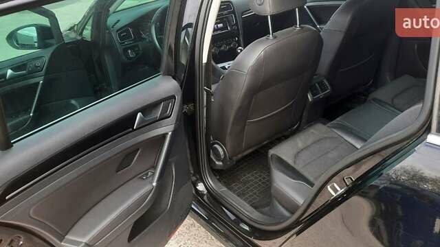 Черный Фольксваген Гольф, объемом двигателя 1.6 л и пробегом 400 тыс. км за 9500 $, фото 13 на Automoto.ua