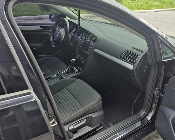 Черный Фольксваген Гольф, объемом двигателя 1.6 л и пробегом 229 тыс. км за 11199 $, фото 20 на Automoto.ua