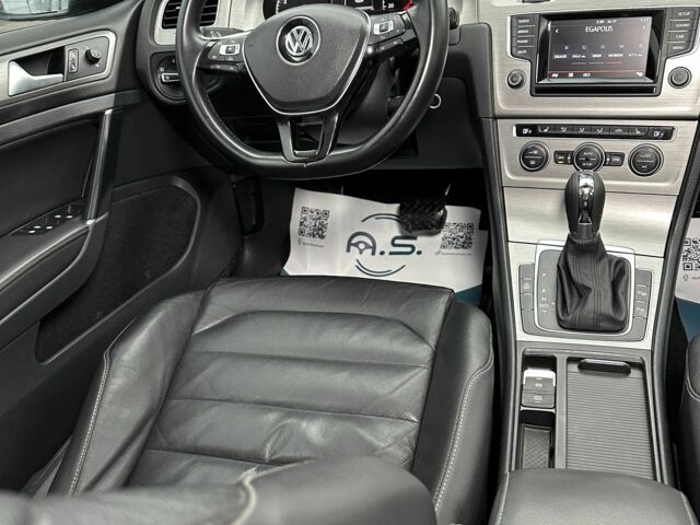 Черный Фольксваген Гольф, объемом двигателя 1.4 л и пробегом 261 тыс. км за 10500 $, фото 15 на Automoto.ua