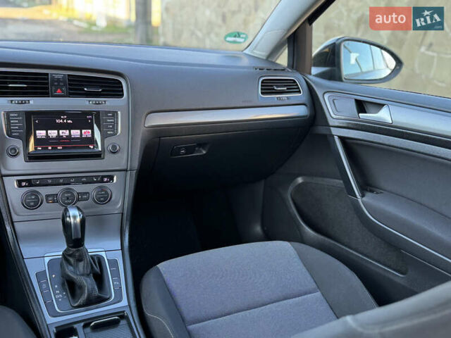 Черный Фольксваген Гольф, объемом двигателя 1.6 л и пробегом 218 тыс. км за 10900 $, фото 26 на Automoto.ua