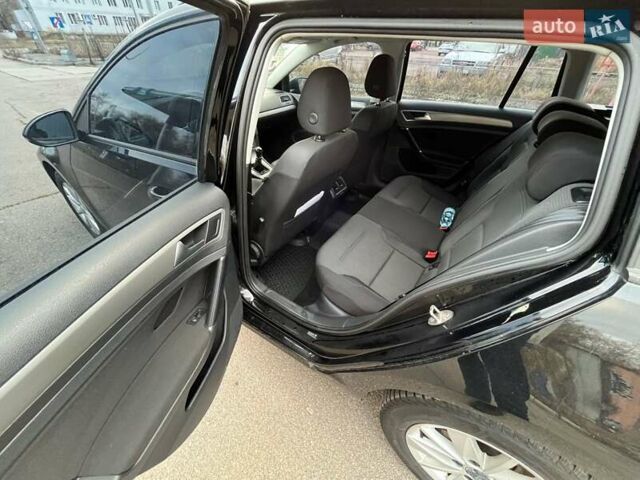 Чорний Фольксваген Гольф, об'ємом двигуна 1.6 л та пробігом 280 тис. км за 9500 $, фото 6 на Automoto.ua