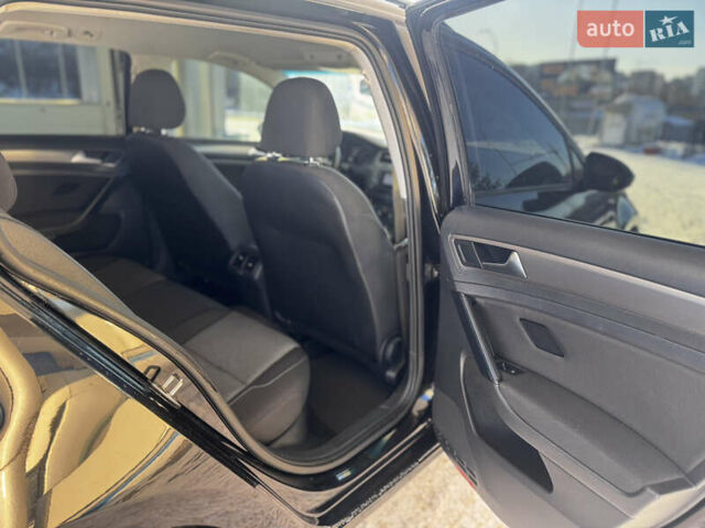 Чорний Фольксваген Гольф, об'ємом двигуна 1.6 л та пробігом 321 тис. км за 10500 $, фото 29 на Automoto.ua