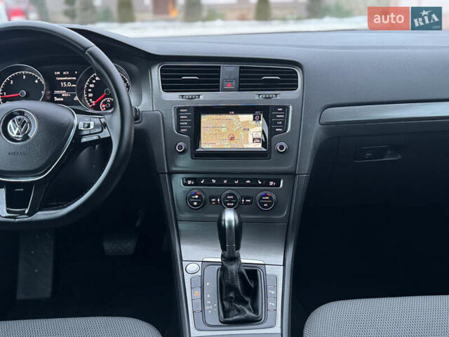 Черный Фольксваген Гольф, объемом двигателя 2 л и пробегом 249 тыс. км за 11950 $, фото 100 на Automoto.ua