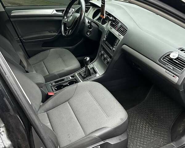 Черный Фольксваген Гольф, объемом двигателя 1.6 л и пробегом 241 тыс. км за 10299 $, фото 10 на Automoto.ua