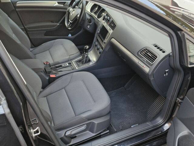 Чорний Фольксваген Гольф, об'ємом двигуна 1.6 л та пробігом 271 тис. км за 9999 $, фото 8 на Automoto.ua