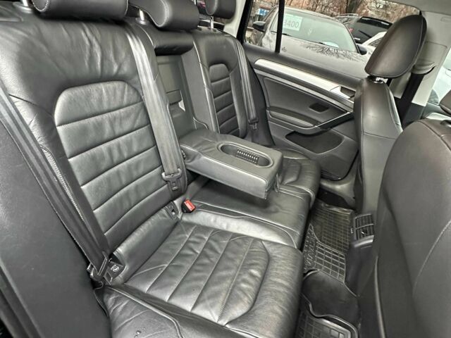 Черный Фольксваген Гольф, объемом двигателя 1.4 л и пробегом 261 тыс. км за 10500 $, фото 5 на Automoto.ua