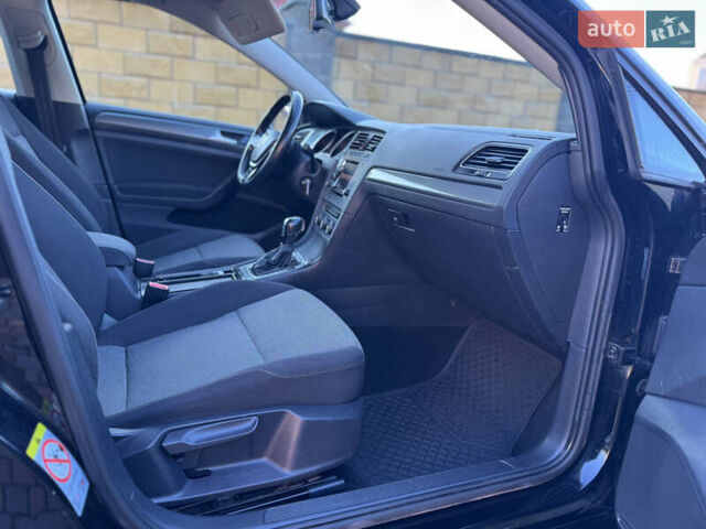 Черный Фольксваген Гольф, объемом двигателя 1.6 л и пробегом 218 тыс. км за 10900 $, фото 36 на Automoto.ua