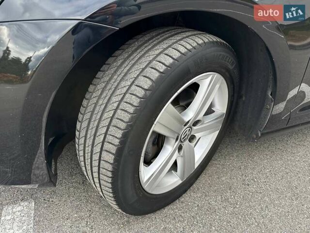 Черный Фольксваген Гольф, объемом двигателя 1.6 л и пробегом 240 тыс. км за 10800 $, фото 28 на Automoto.ua