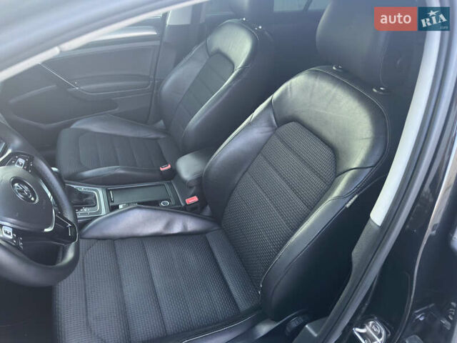 Черный Фольксваген Гольф, объемом двигателя 1.97 л и пробегом 321 тыс. км за 9900 $, фото 22 на Automoto.ua