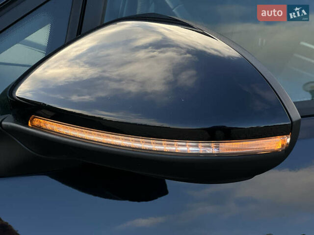 Черный Фольксваген Гольф, объемом двигателя 1.6 л и пробегом 230 тыс. км за 11800 $, фото 48 на Automoto.ua