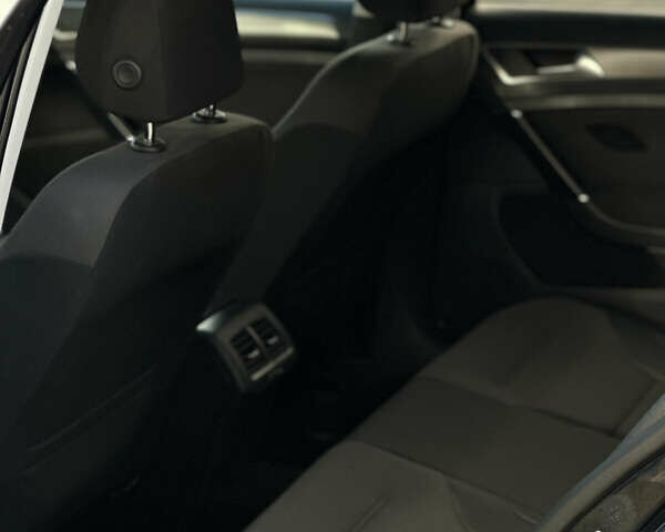 Чорний Фольксваген Гольф, об'ємом двигуна 1.6 л та пробігом 257 тис. км за 11799 $, фото 21 на Automoto.ua