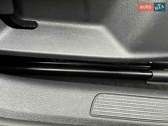 Черный Фольксваген Гольф, объемом двигателя 1.4 л и пробегом 245 тыс. км за 10800 $, фото 9 на Automoto.ua