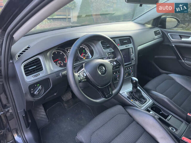 Черный Фольксваген Гольф, объемом двигателя 1.97 л и пробегом 321 тыс. км за 9900 $, фото 16 на Automoto.ua