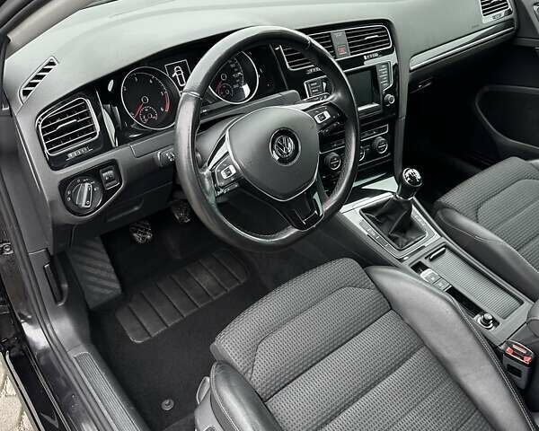 Черный Фольксваген Гольф, объемом двигателя 1.97 л и пробегом 272 тыс. км за 11750 $, фото 13 на Automoto.ua