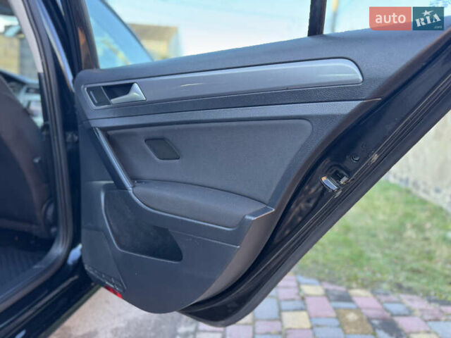 Черный Фольксваген Гольф, объемом двигателя 1.6 л и пробегом 218 тыс. км за 10900 $, фото 32 на Automoto.ua