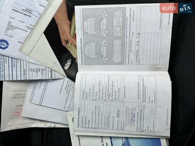 Черный Фольксваген Гольф, объемом двигателя 1.97 л и пробегом 272 тыс. км за 11750 $, фото 41 на Automoto.ua