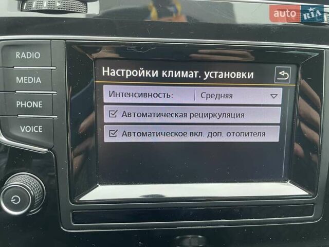 Черный Фольксваген Гольф, объемом двигателя 1.6 л и пробегом 235 тыс. км за 10999 $, фото 24 на Automoto.ua