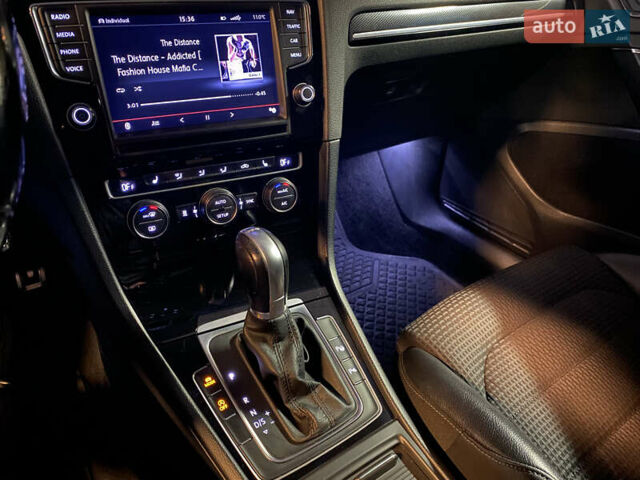 Черный Фольксваген Гольф, объемом двигателя 1.97 л и пробегом 198 тыс. км за 12500 $, фото 27 на Automoto.ua