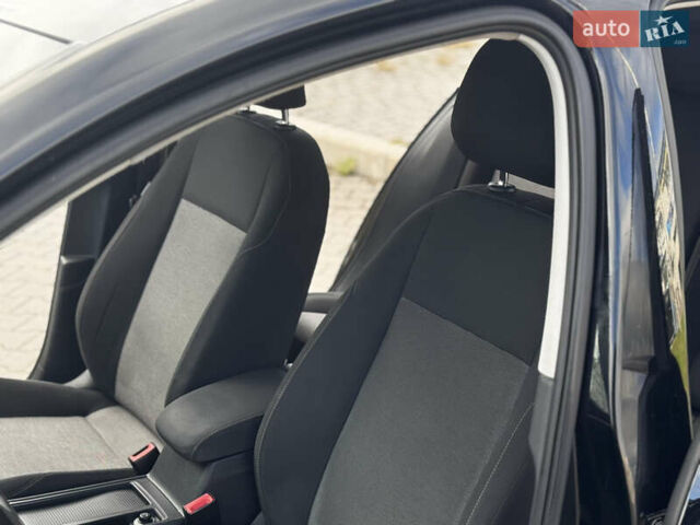 Чорний Фольксваген Гольф, об'ємом двигуна 1.6 л та пробігом 320 тис. км за 9500 $, фото 26 на Automoto.ua
