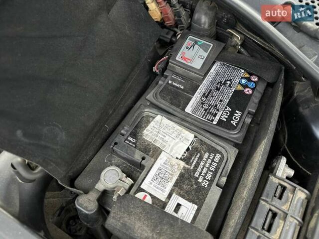 Черный Фольксваген Гольф, объемом двигателя 1.6 л и пробегом 240 тыс. км за 10800 $, фото 31 на Automoto.ua