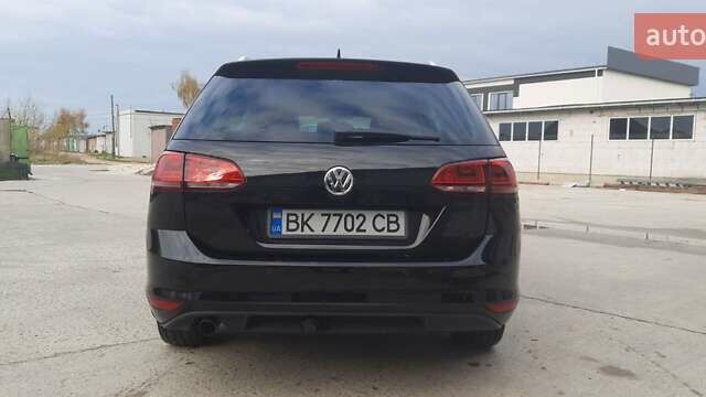 Черный Фольксваген Гольф, объемом двигателя 1.6 л и пробегом 400 тыс. км за 9500 $, фото 1 на Automoto.ua