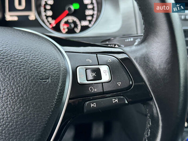 Черный Фольксваген Гольф, объемом двигателя 2 л и пробегом 249 тыс. км за 11950 $, фото 84 на Automoto.ua