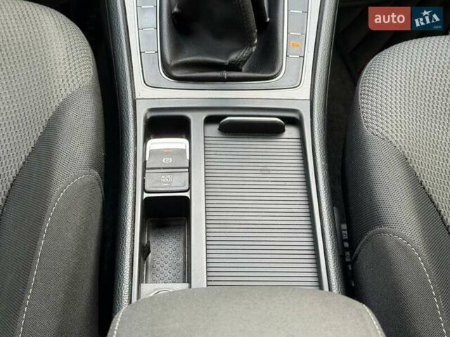 Чорний Фольксваген Гольф, об'ємом двигуна 1.6 л та пробігом 241 тис. км за 10800 $, фото 32 на Automoto.ua