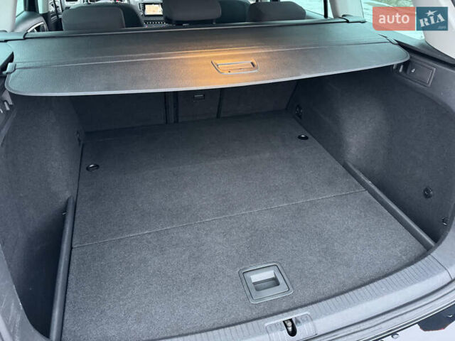 Черный Фольксваген Гольф, объемом двигателя 2 л и пробегом 249 тыс. км за 11950 $, фото 92 на Automoto.ua