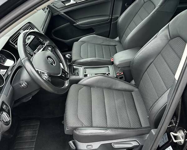 Черный Фольксваген Гольф, объемом двигателя 1.97 л и пробегом 272 тыс. км за 11750 $, фото 14 на Automoto.ua