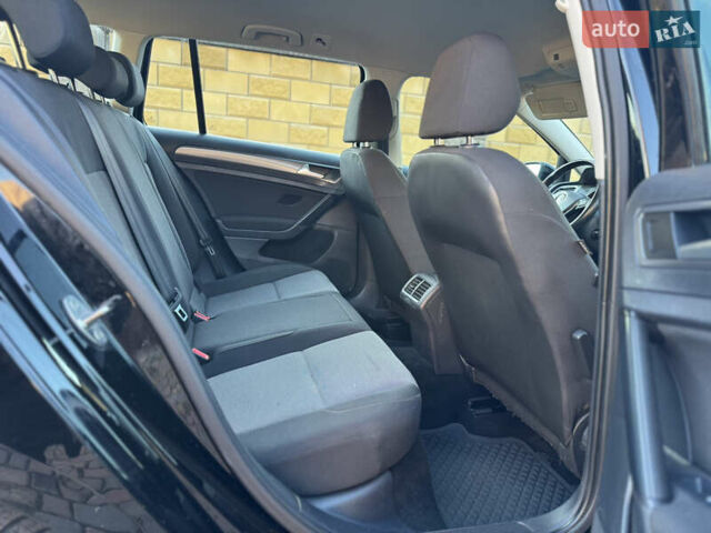 Черный Фольксваген Гольф, объемом двигателя 1.6 л и пробегом 218 тыс. км за 10900 $, фото 34 на Automoto.ua