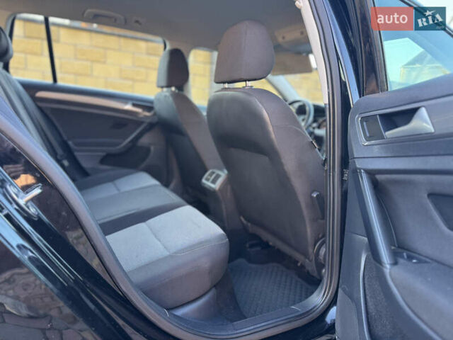 Черный Фольксваген Гольф, объемом двигателя 1.6 л и пробегом 218 тыс. км за 10900 $, фото 33 на Automoto.ua