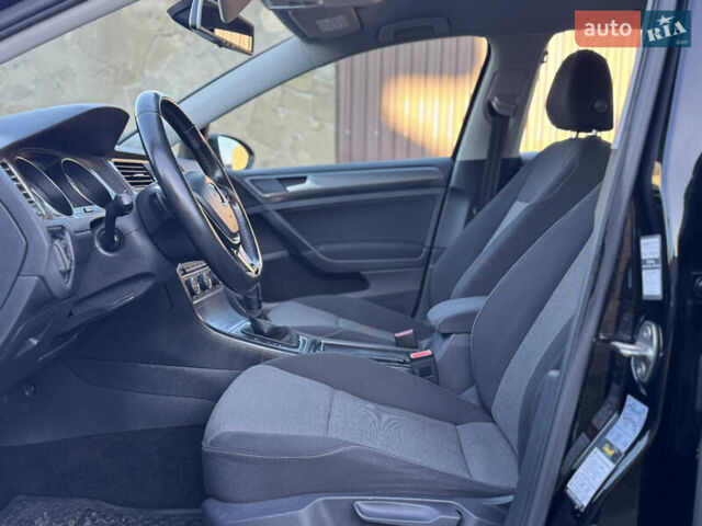 Черный Фольксваген Гольф, объемом двигателя 1.6 л и пробегом 218 тыс. км за 10900 $, фото 23 на Automoto.ua