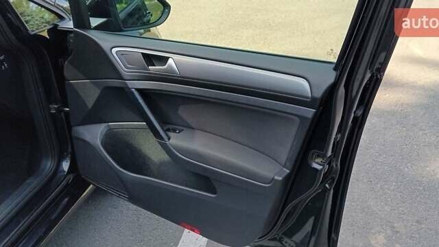 Чорний Фольксваген Гольф, об'ємом двигуна 1.6 л та пробігом 297 тис. км за 9900 $, фото 21 на Automoto.ua